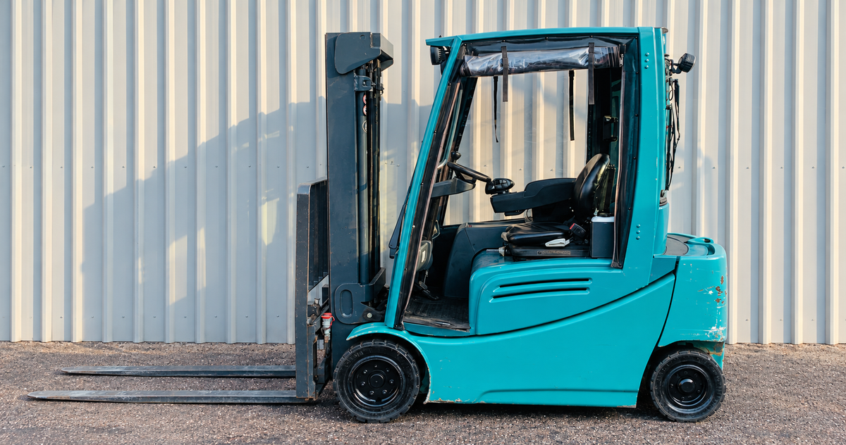 Used Jungheinrich EFG320 forklift in teal — electric forklift parts guide